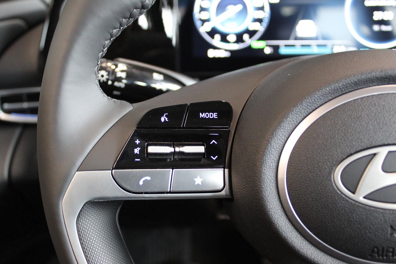 2025 Hyundai Elantra Hybrid Hybrid Luxury Photo