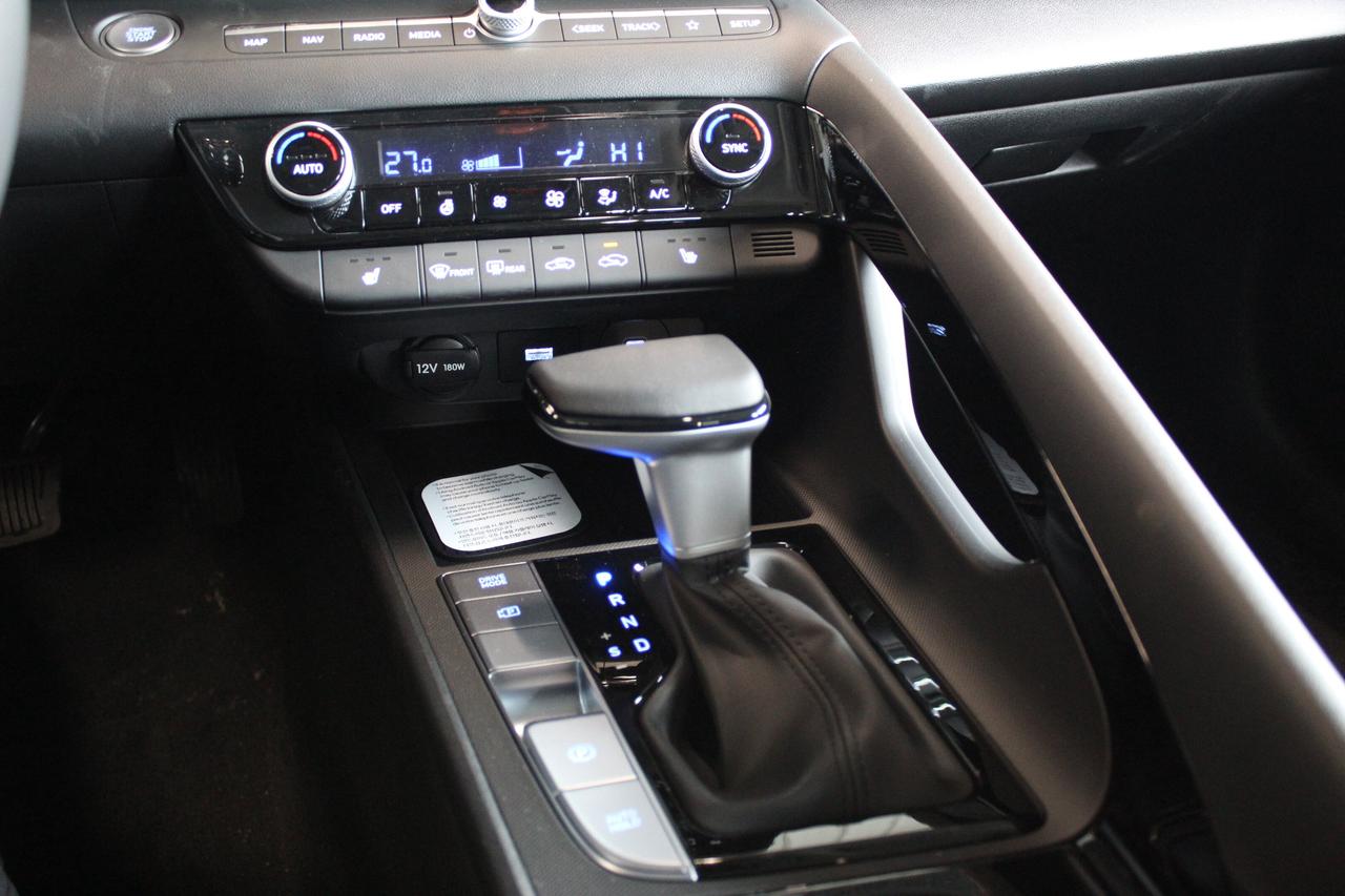 2025 Hyundai Elantra Hybrid Hybrid Luxury Photo