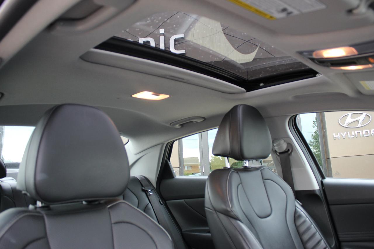 2025 Hyundai Elantra Hybrid Hybrid Luxury Photo