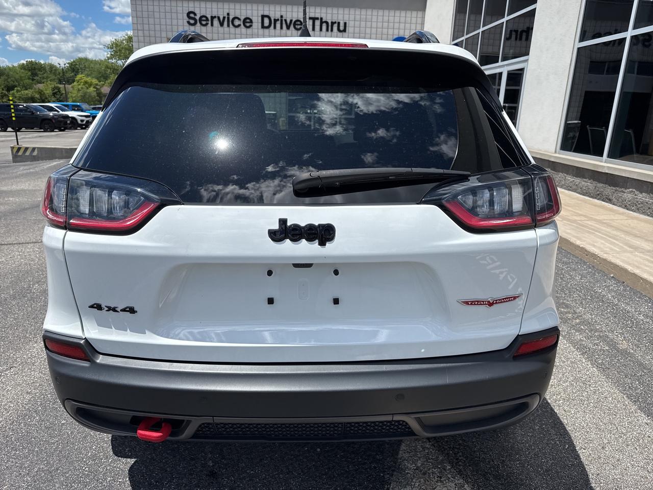 2023 Jeep Cherokee Trailhawk Photo4