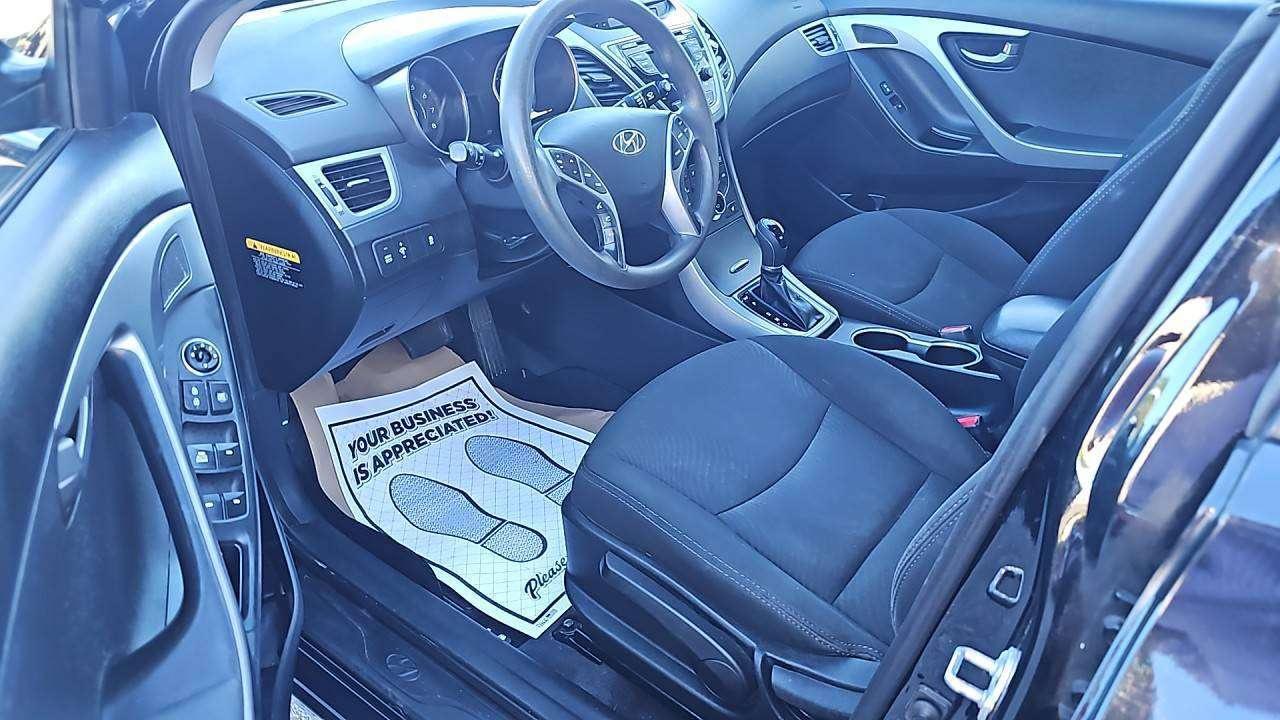 2015 Hyundai Elantra GL Photo