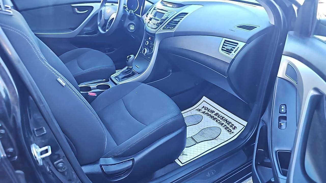 2015 Hyundai Elantra GL Photo