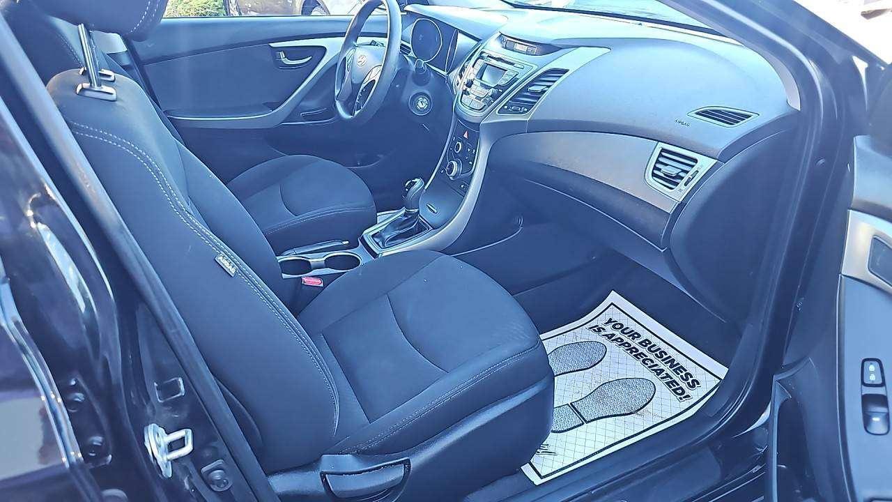 2015 Hyundai Elantra GL Photo