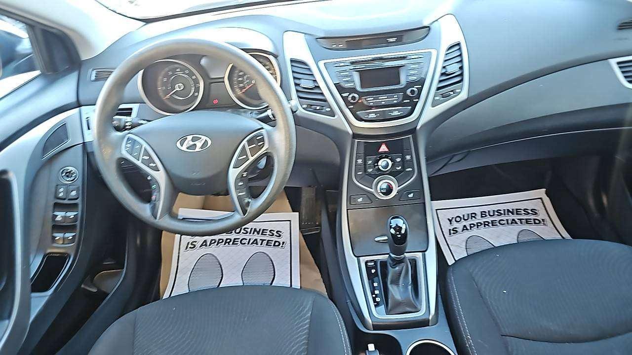 2015 Hyundai Elantra GL Photo