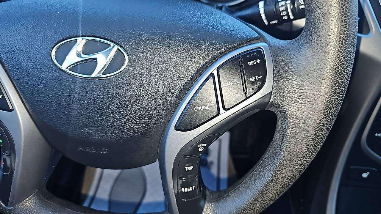 2015 Hyundai Elantra GL Photo