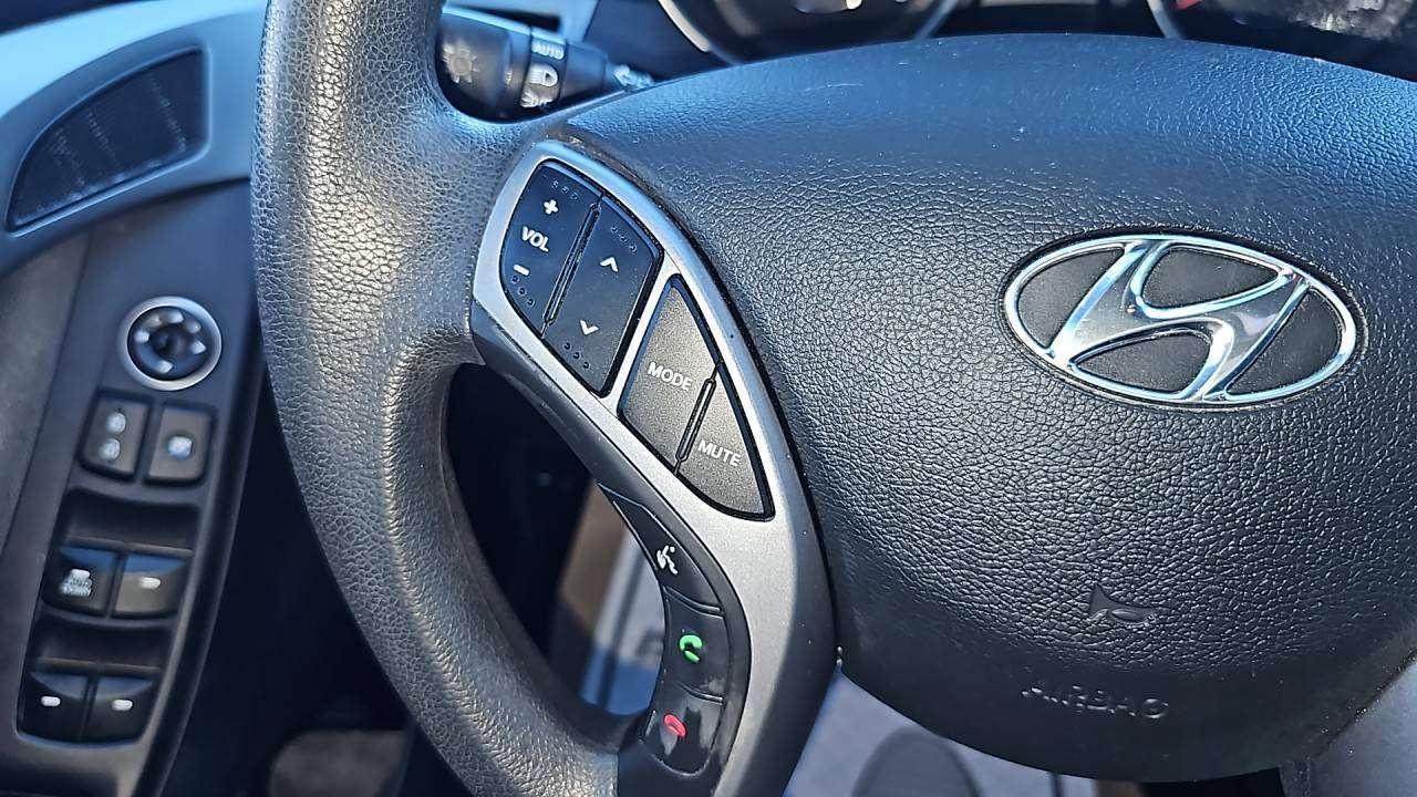 2015 Hyundai Elantra GL Photo