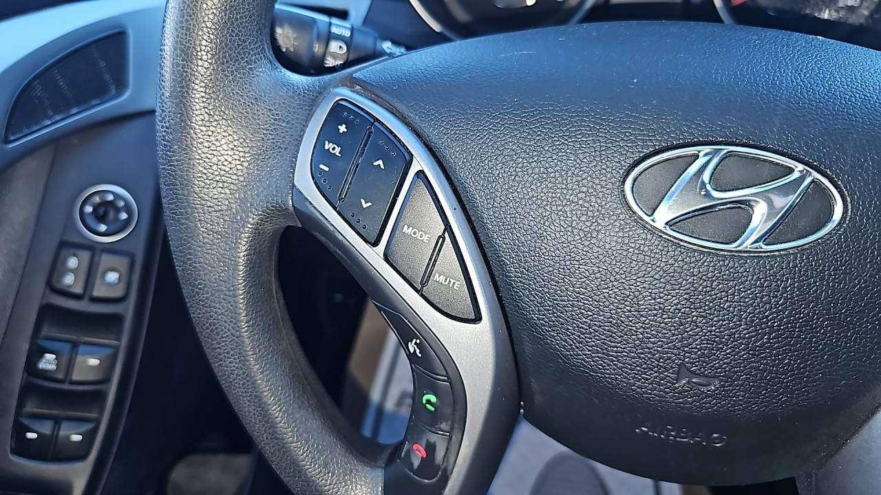 2015 Hyundai Elantra GL Photo