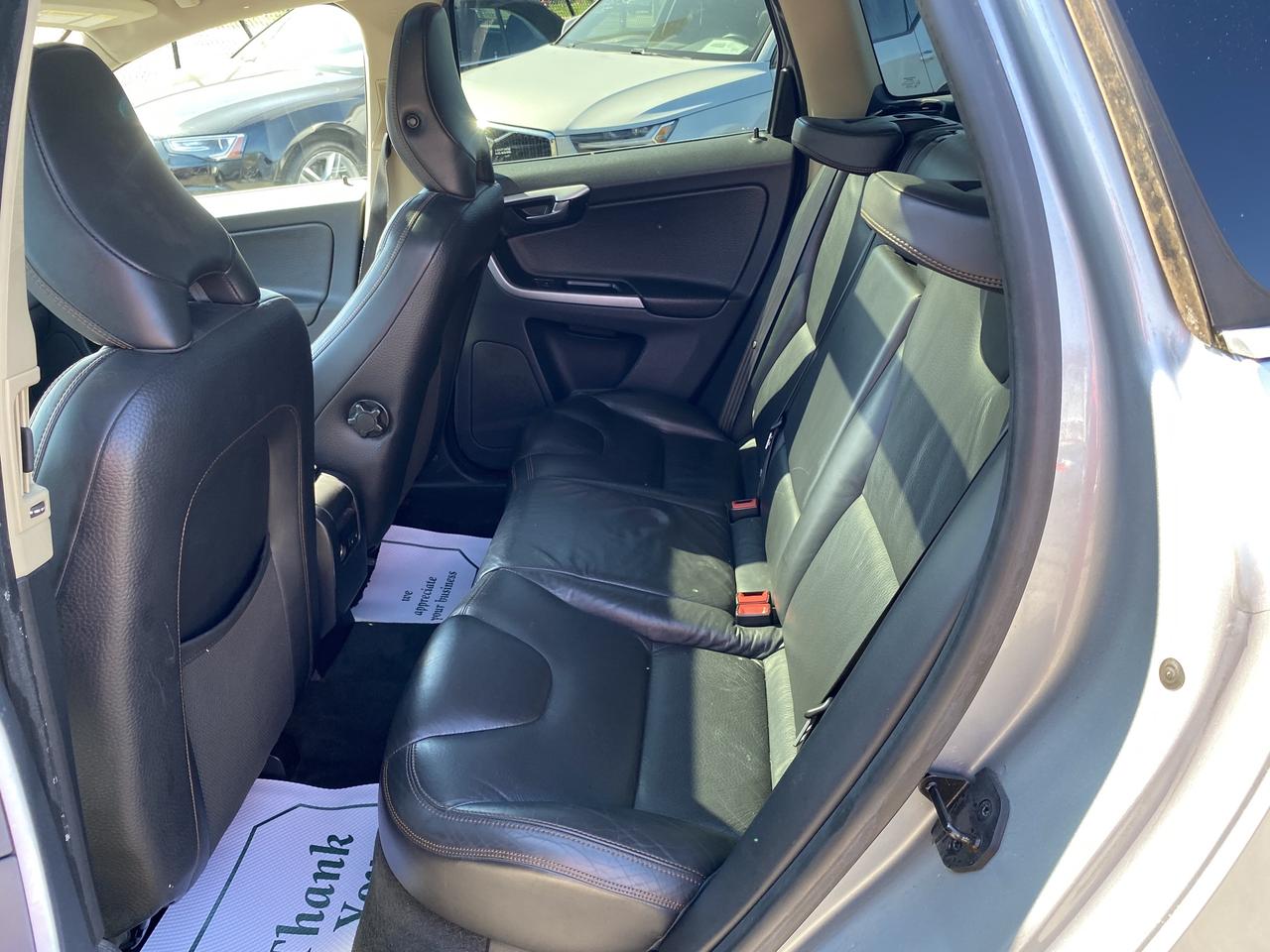 2011 Volvo XC60 AWD 5dr 3.0L T6 Level III Photo