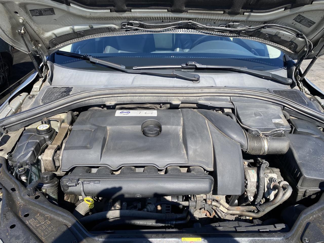 2011 Volvo XC60 AWD 5dr 3.0L T6 Level III Photo