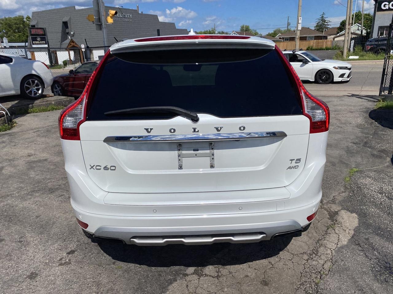 2017 Volvo XC60 AWD 5dr T5 Special Edition Premier Photo3