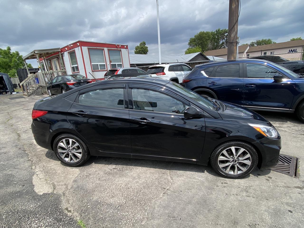 2017 Hyundai Accent 4DR SDN AUTO SE Photo