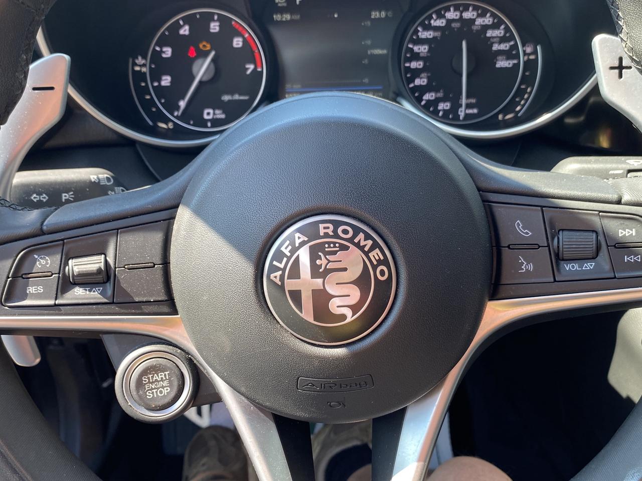 2018 Alfa Romeo Giulia Ti Sport Awd Photo