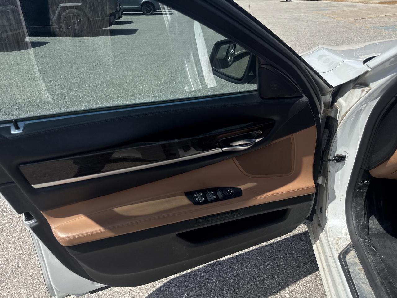 2013 BMW 7 Series 750i xDrive HEADS UP BLIND SPOTS Photo