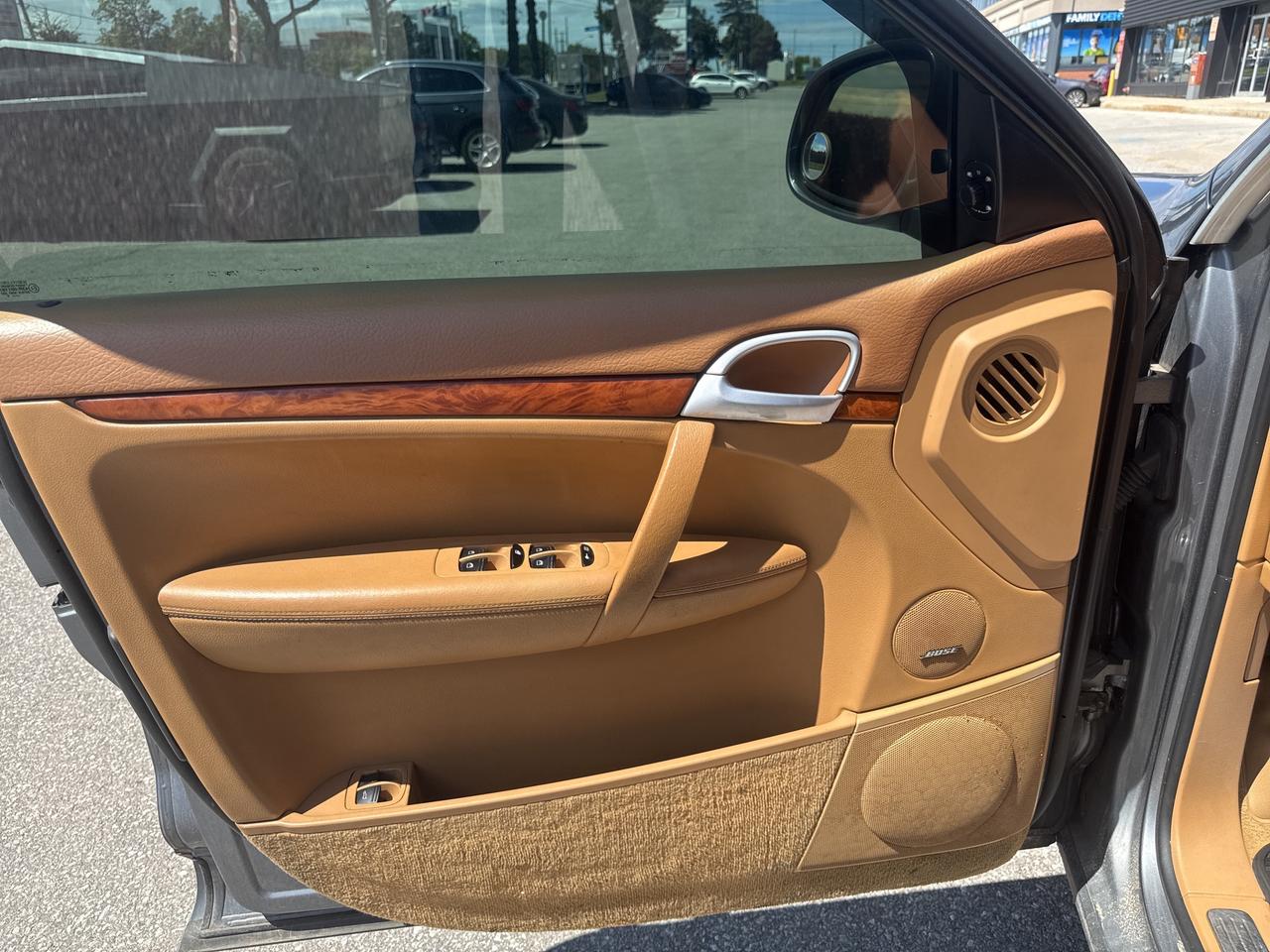 2005 Porsche Cayenne S BOSE SOUND SYSTEM SUNROOF Photo