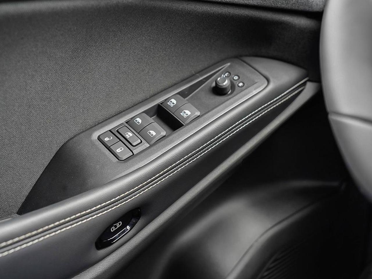 2026 Jeep Cherokee Laredo | 1.6L turbo hybrid | 4x4| Photo