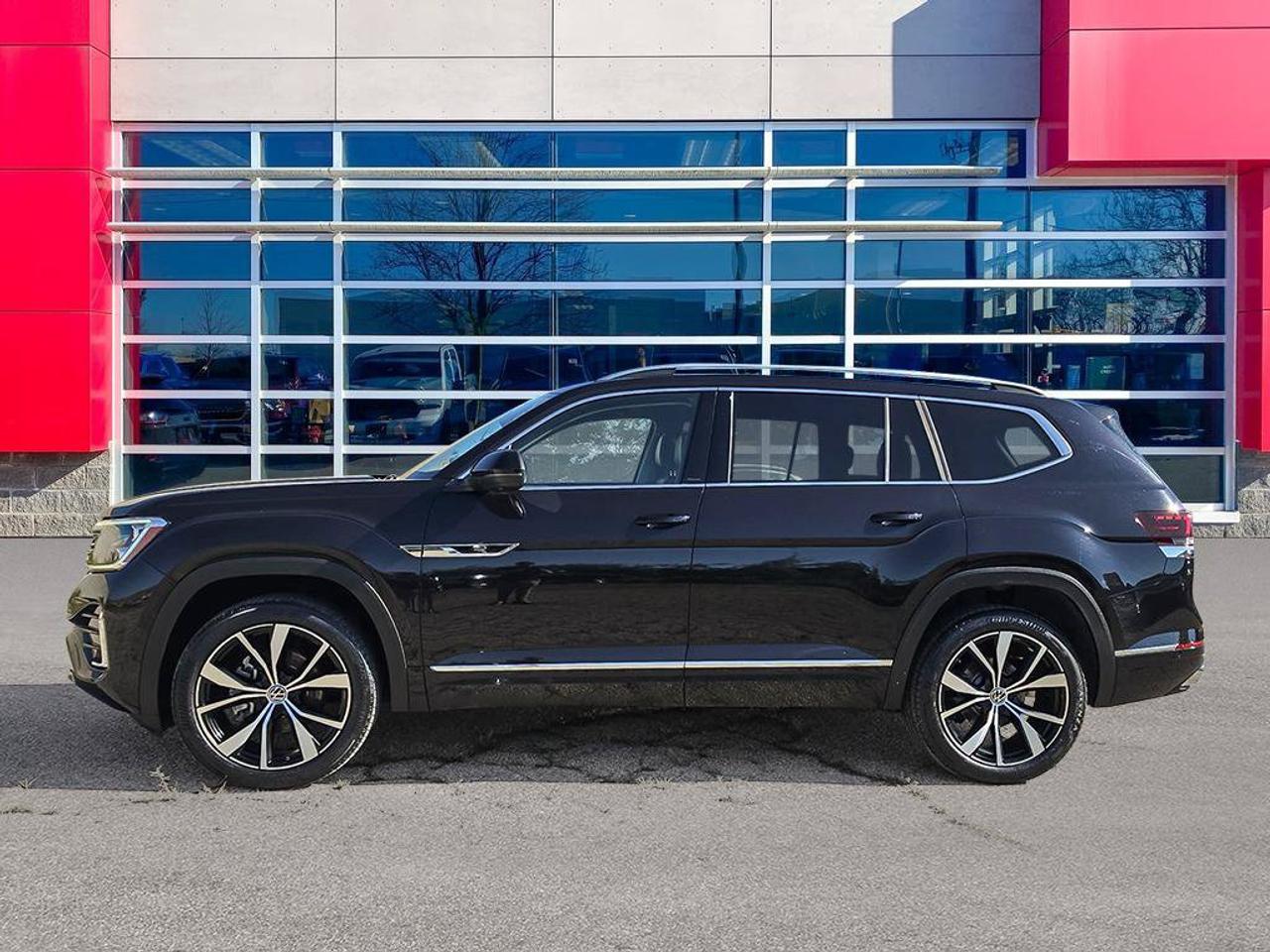 2024 Volkswagen Atlas Execline | Clean CarFax | Leather | Navigation | Panoramic Sunroof | Ventilated Seats | Blind-Spot Photo1