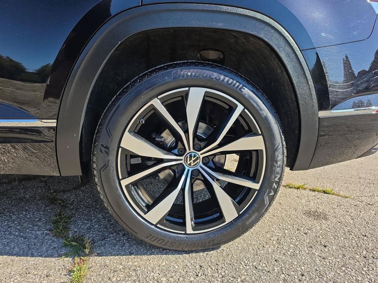 2024 Volkswagen Atlas Execline | Clean CarFax | Leather | Navigation | Panoramic Sunroof | Ventilated Seats | Blind-Spot Photo