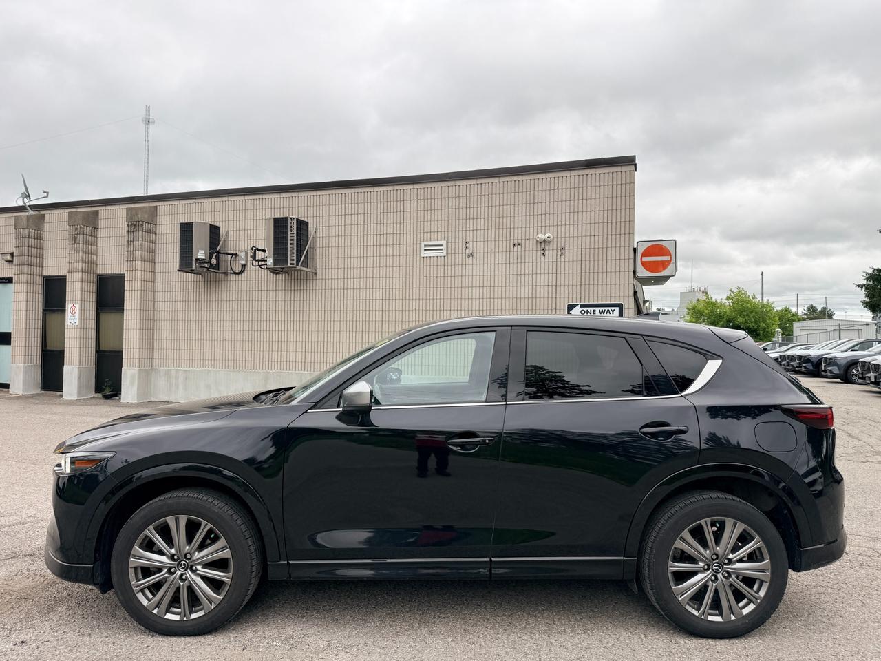 2024 Mazda CX-5 Signature 4dr i-ACTIV All-Wheel Drive Sport Utility Photo