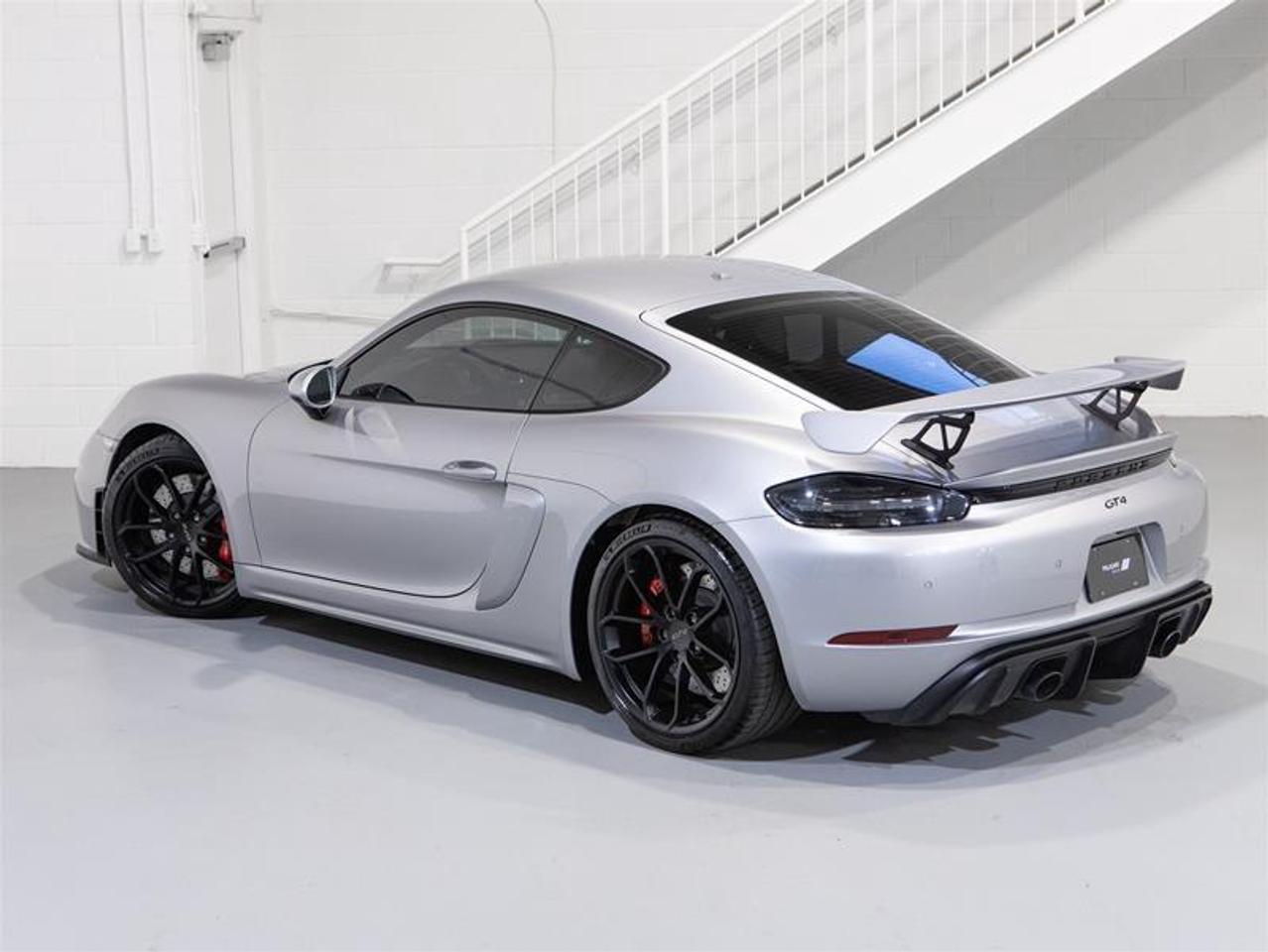 2020 Porsche 718 Cayman GT4 Photo