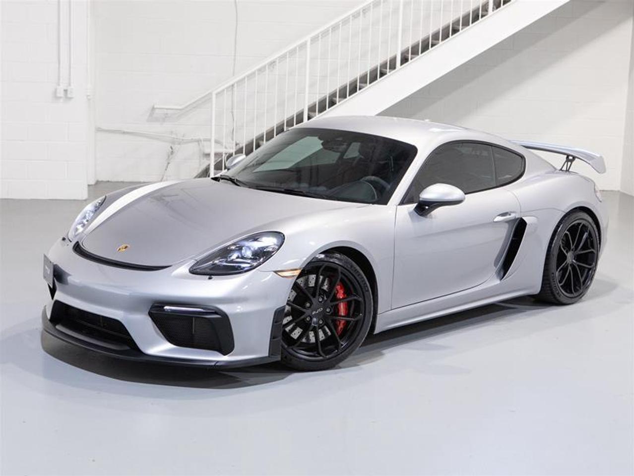 2020 Porsche 718 Cayman GT4 Photo