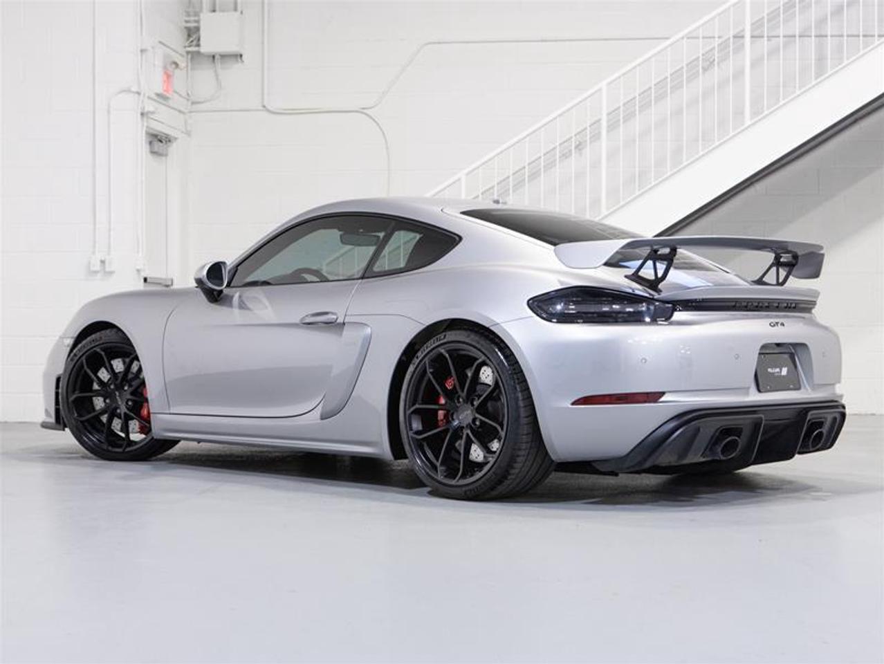 2020 Porsche 718 Cayman GT4 Photo