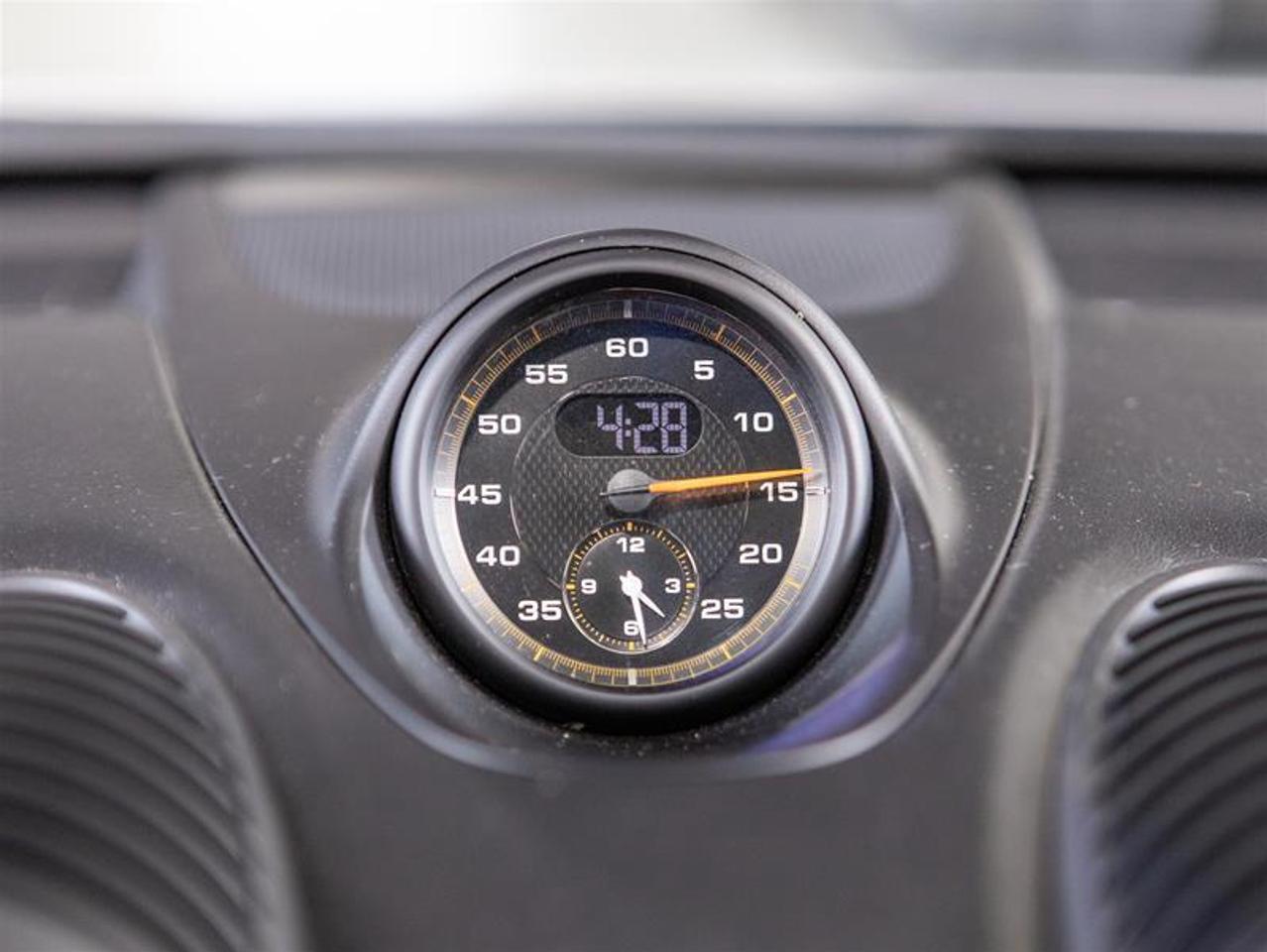 2020 Porsche 718 Cayman GT4 Photo