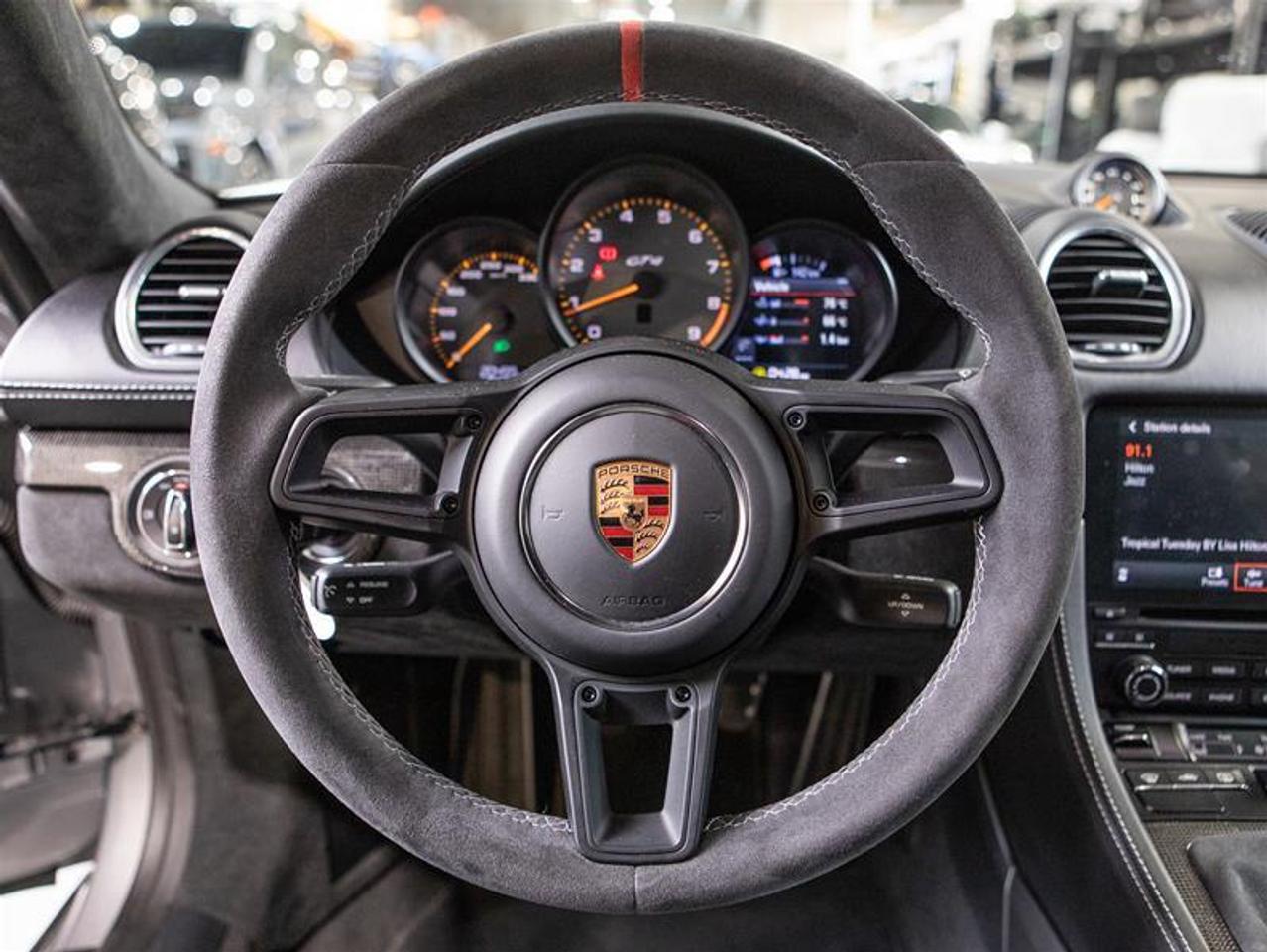 2020 Porsche 718 Cayman GT4 Photo