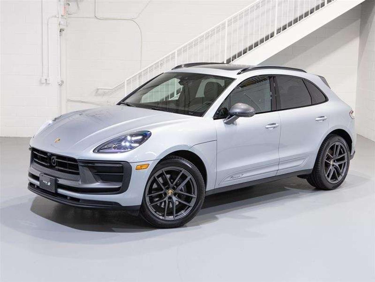 2026 Porsche Macan T AWD Photo5