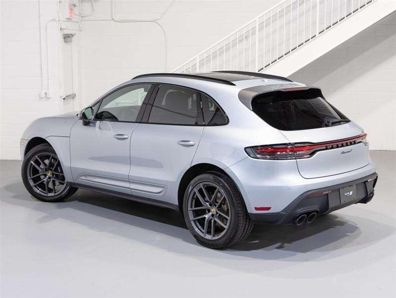 2026 Porsche Macan T AWD Photo3