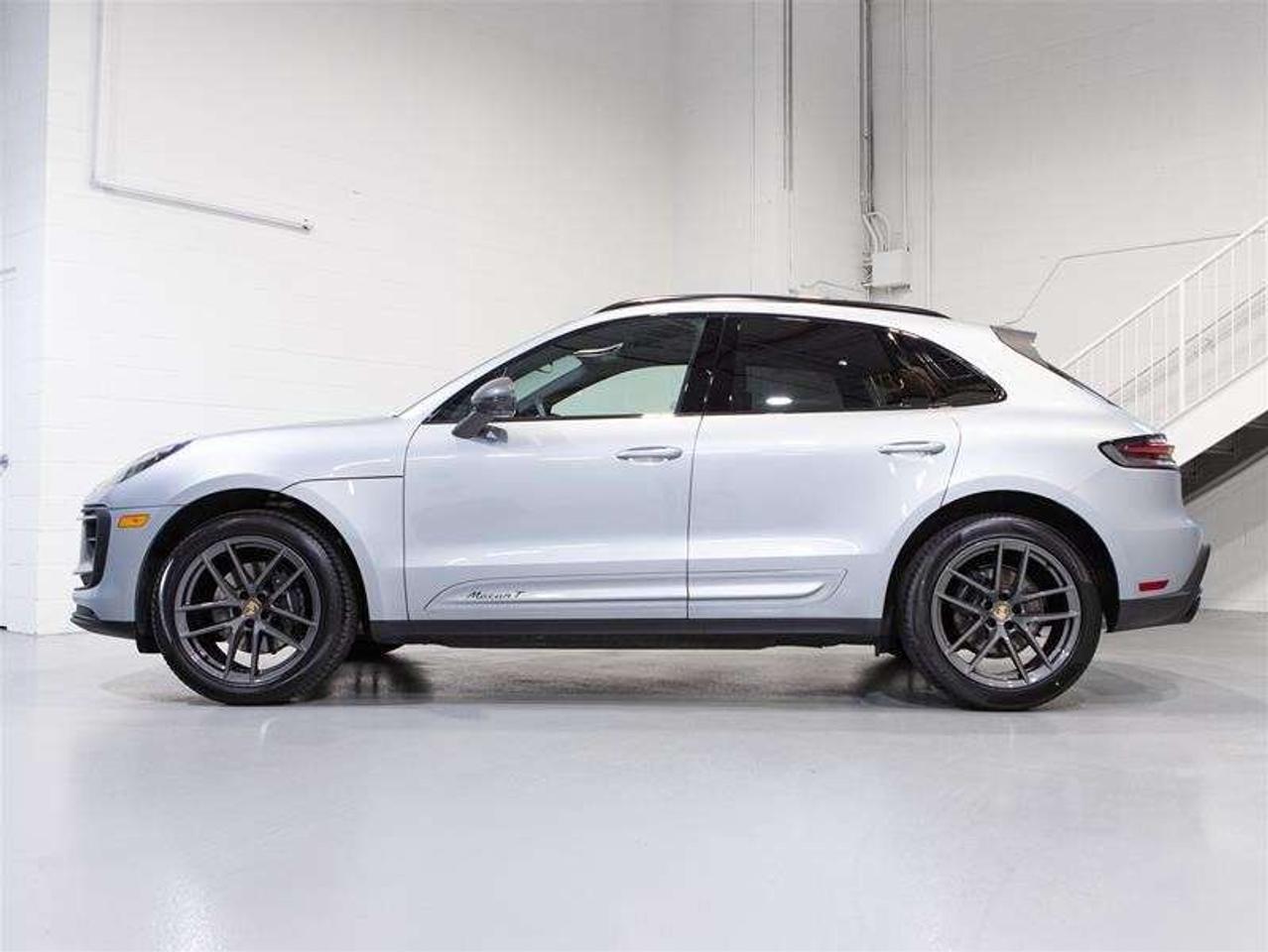 2026 Porsche Macan T AWD Photo