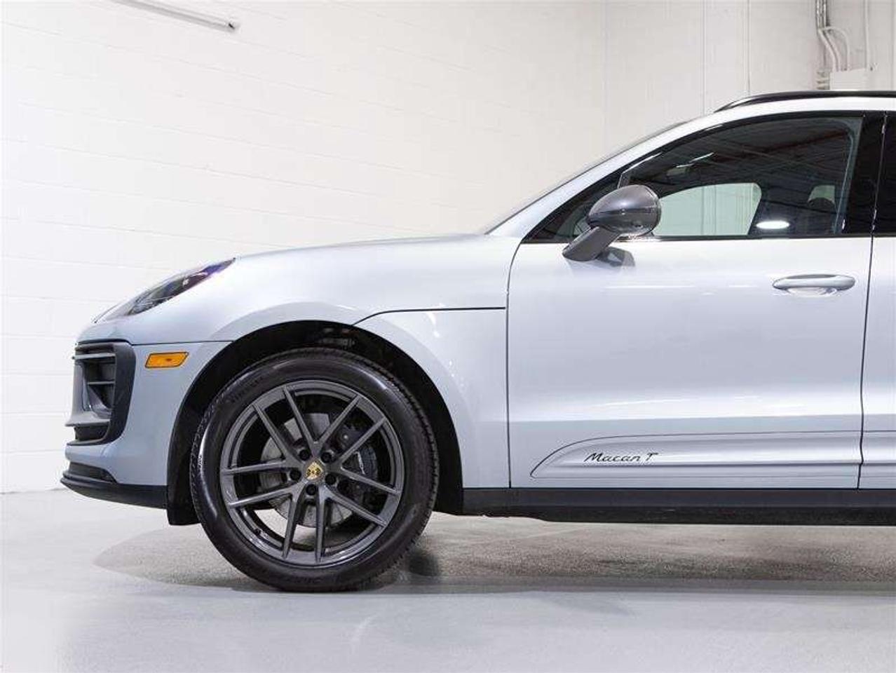 2026 Porsche Macan T AWD Photo