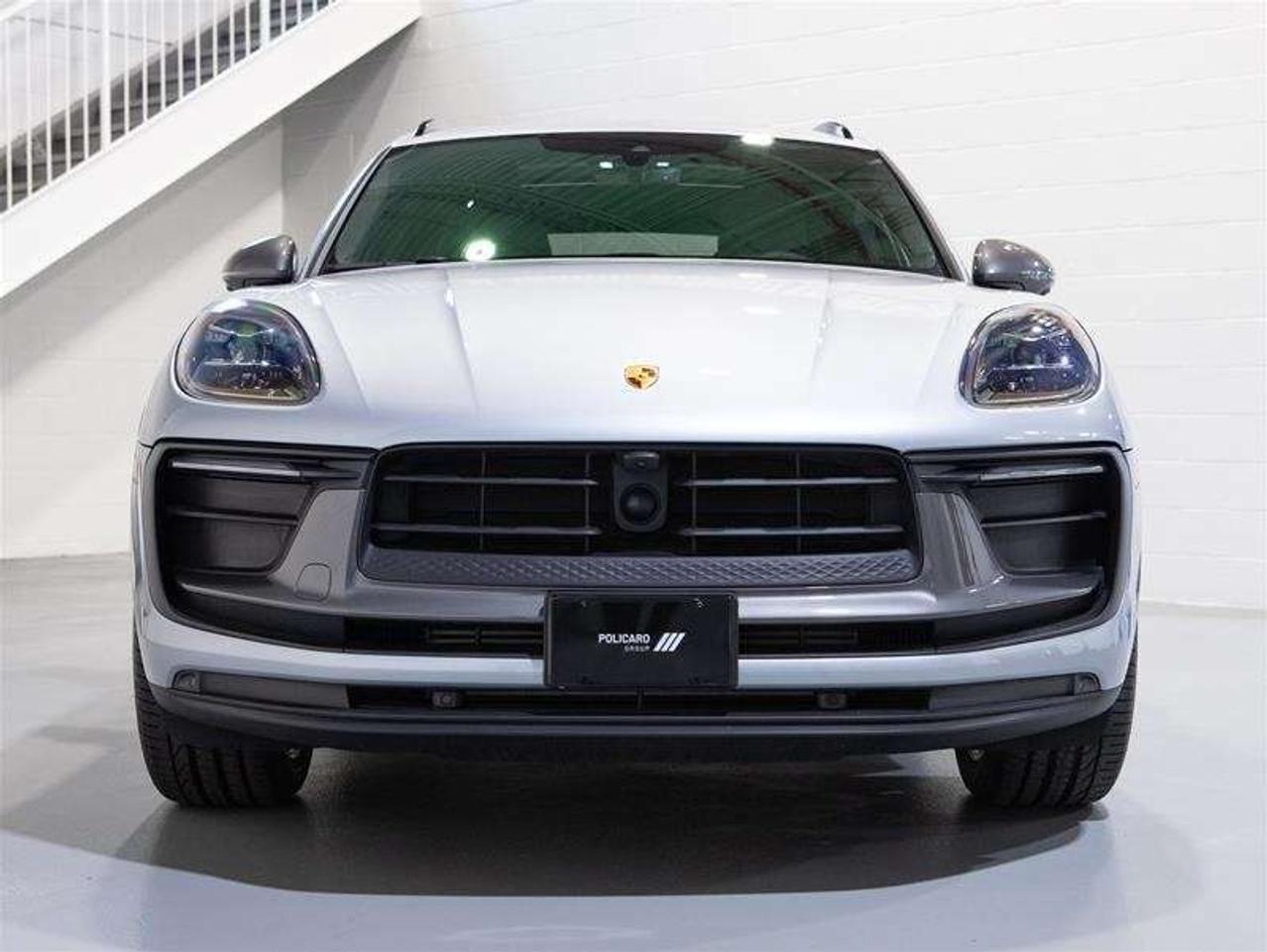 2026 Porsche Macan T AWD Photo