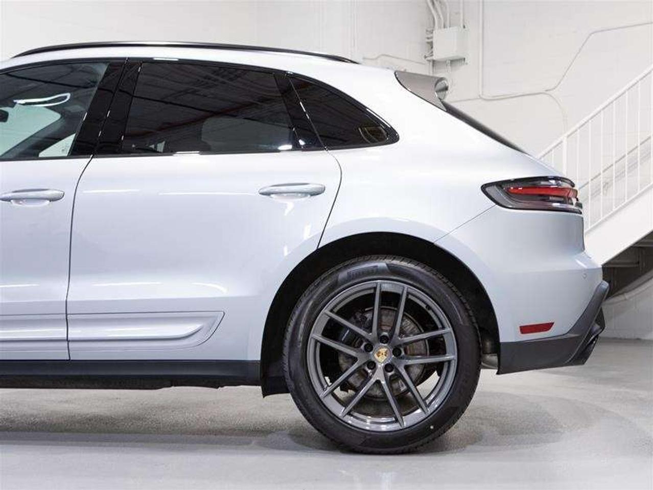 2026 Porsche Macan T AWD Photo