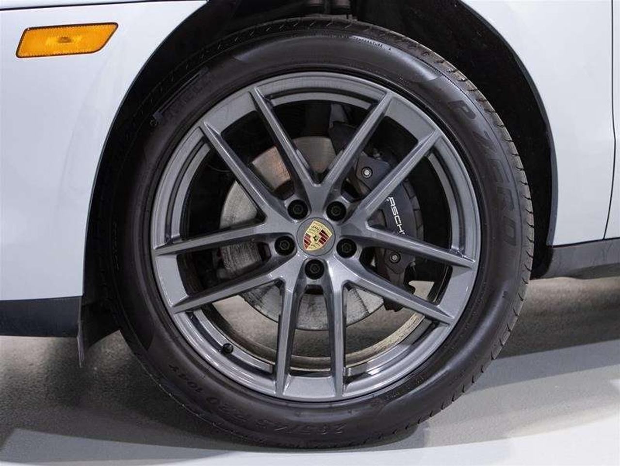 2026 Porsche Macan T AWD Photo