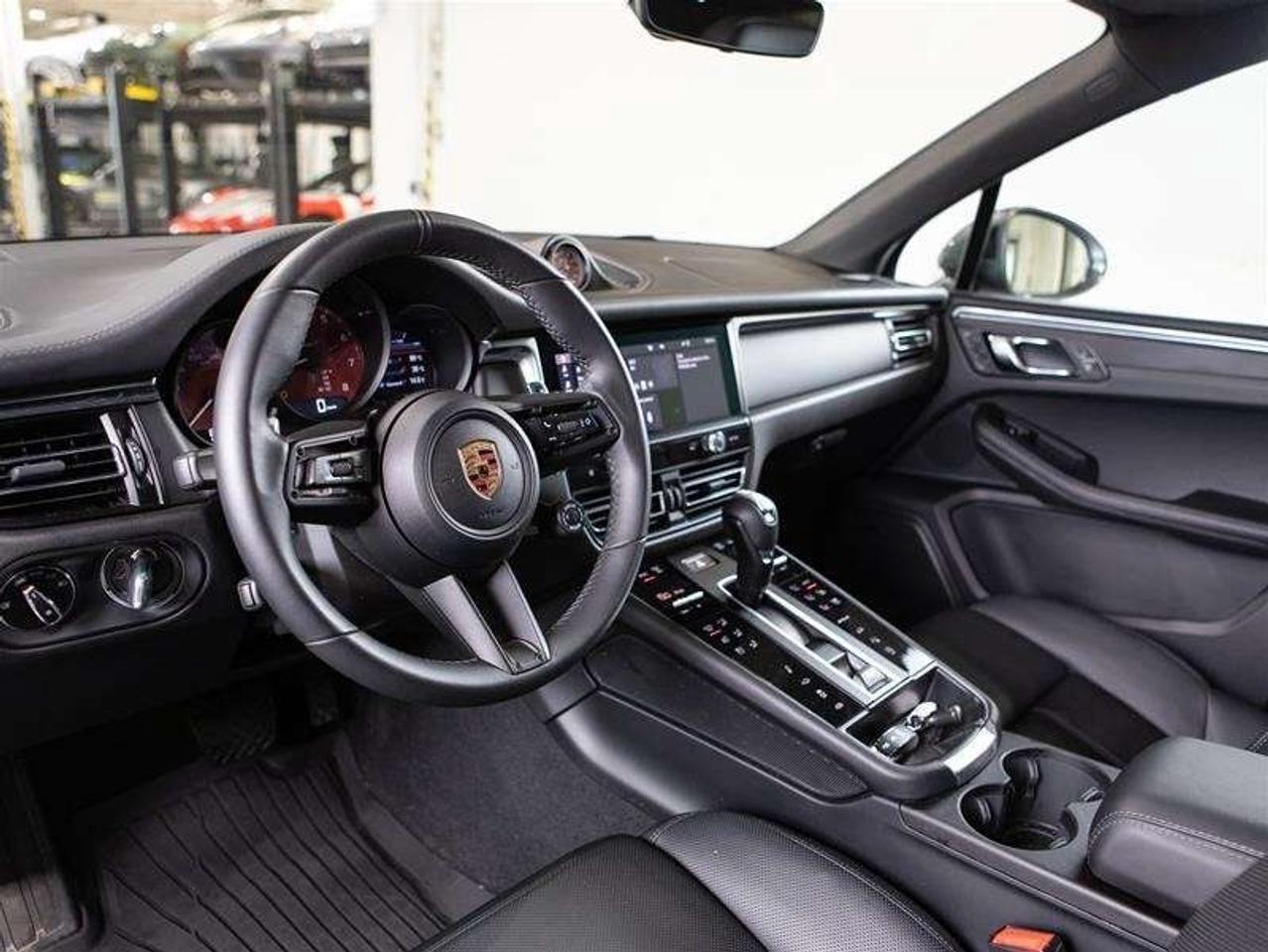 2026 Porsche Macan T AWD Photo