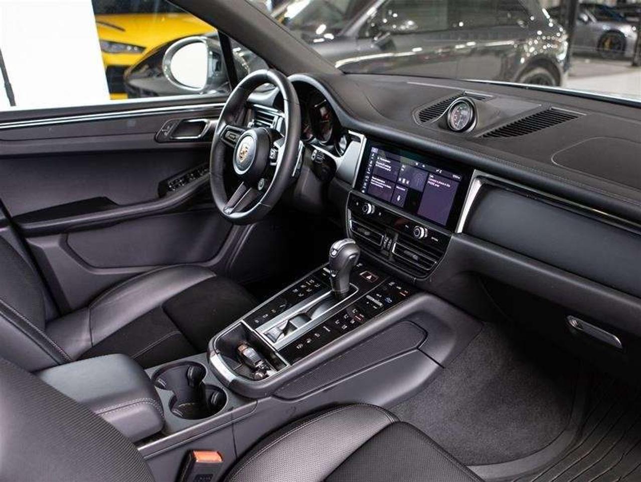 2026 Porsche Macan T AWD Photo