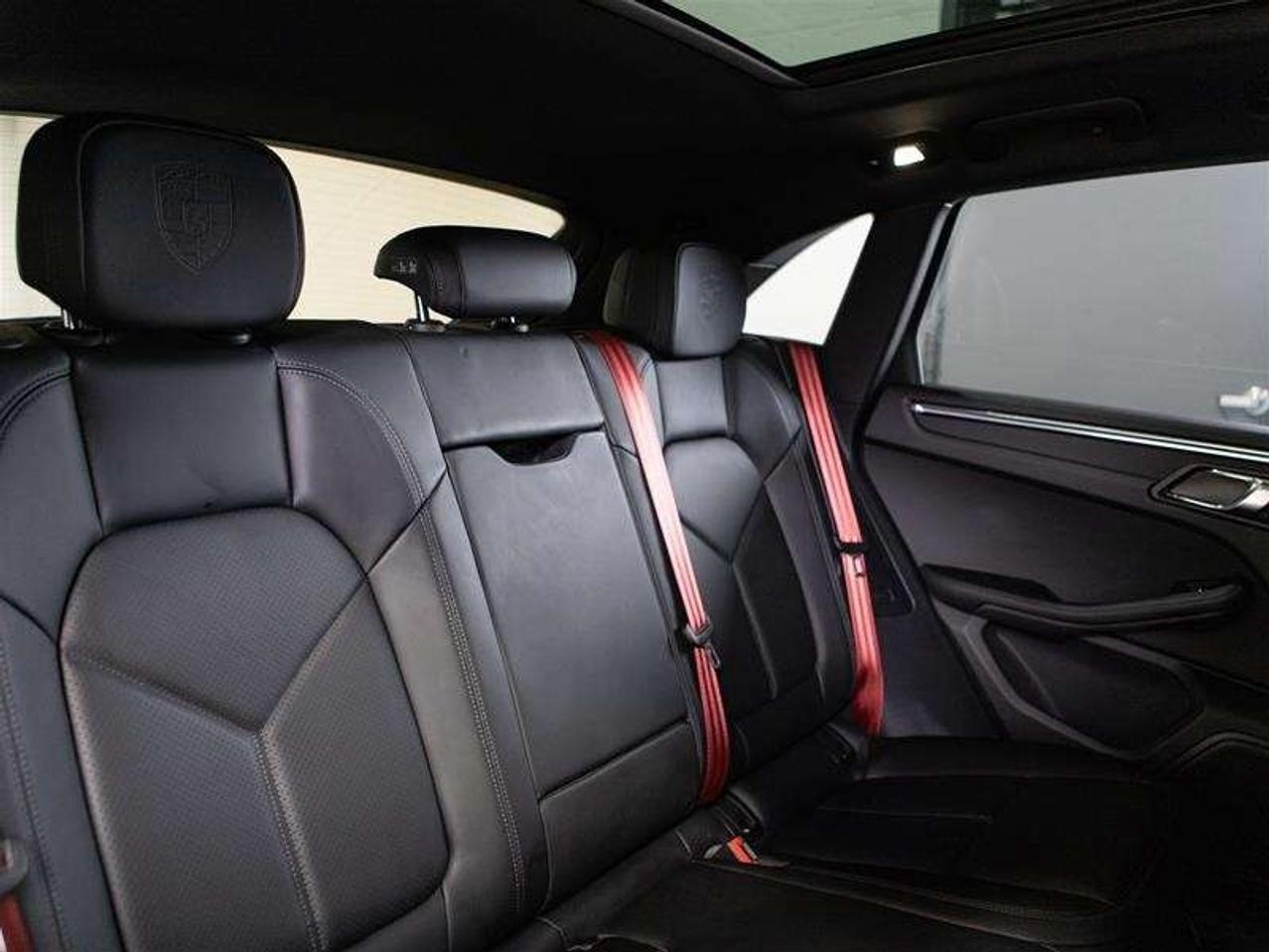 2026 Porsche Macan T AWD Photo