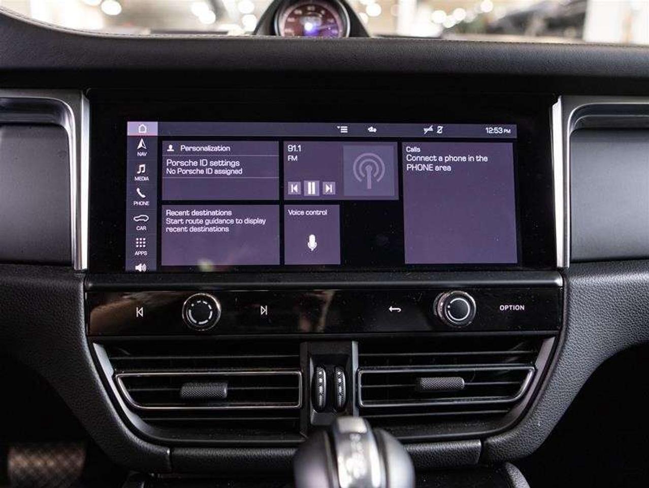 2026 Porsche Macan T AWD Photo