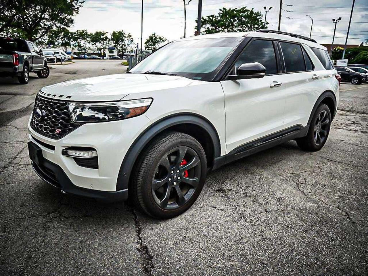 2020 Ford Explorer  Photo4