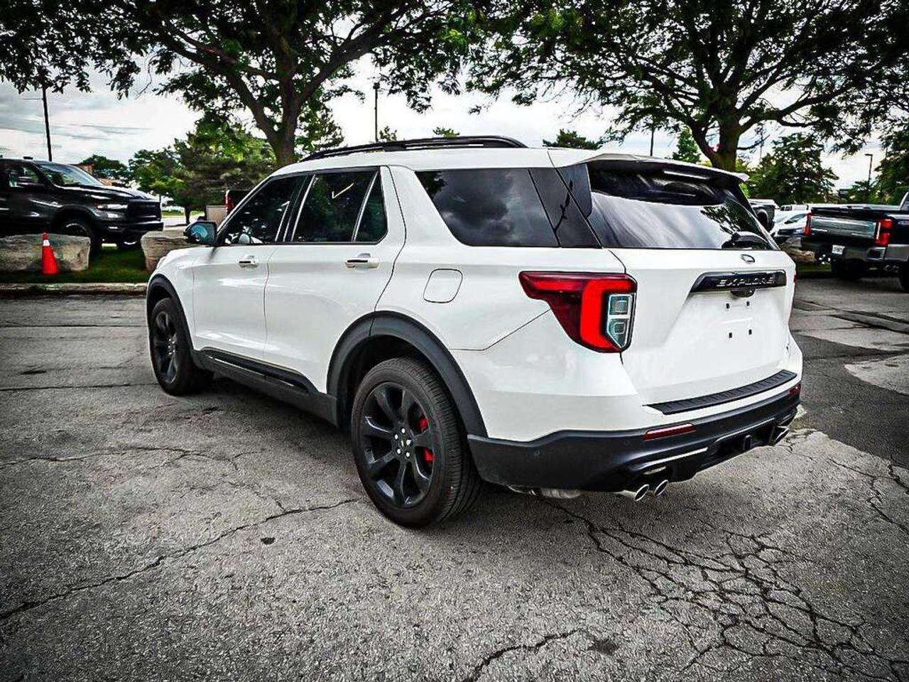 2020 Ford Explorer  Photo