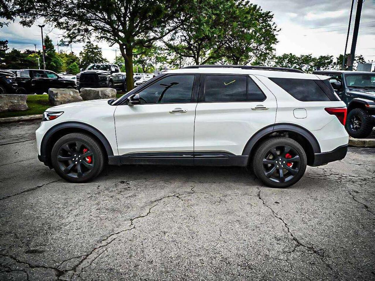 2020 Ford Explorer  Photo
