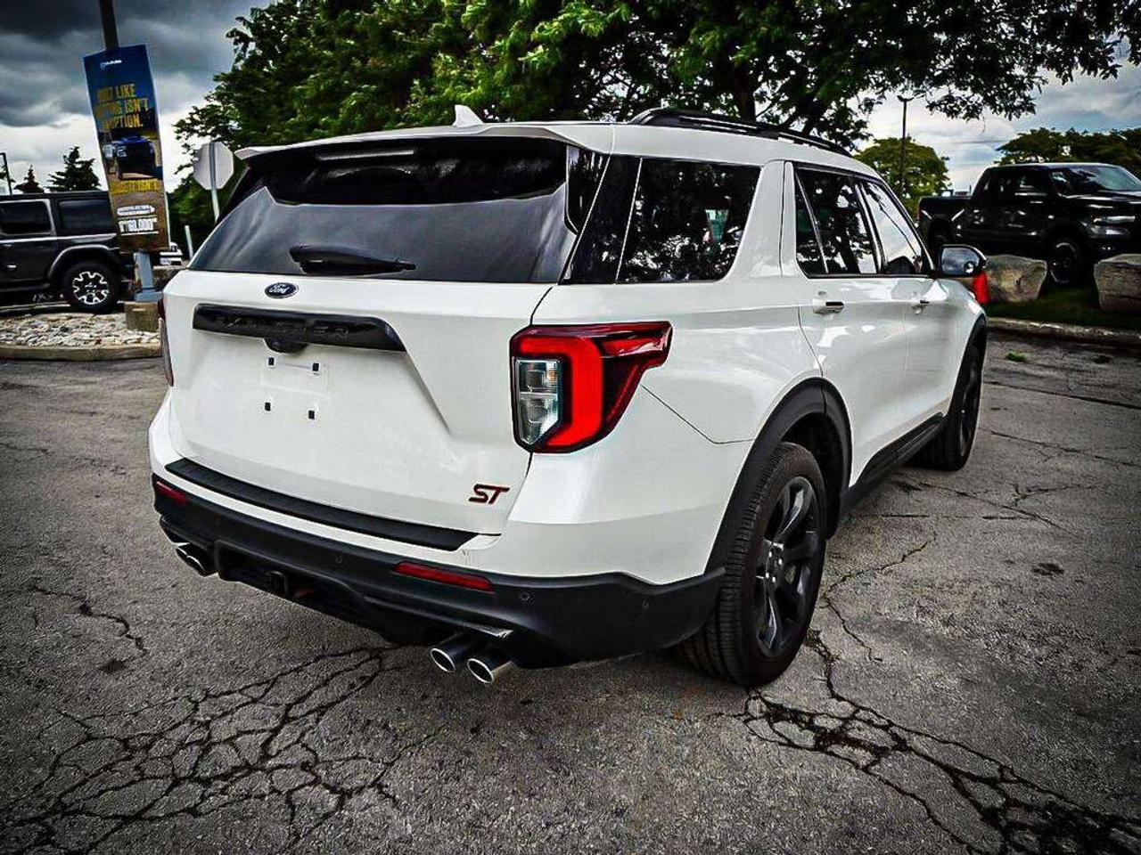 2020 Ford Explorer  Photo