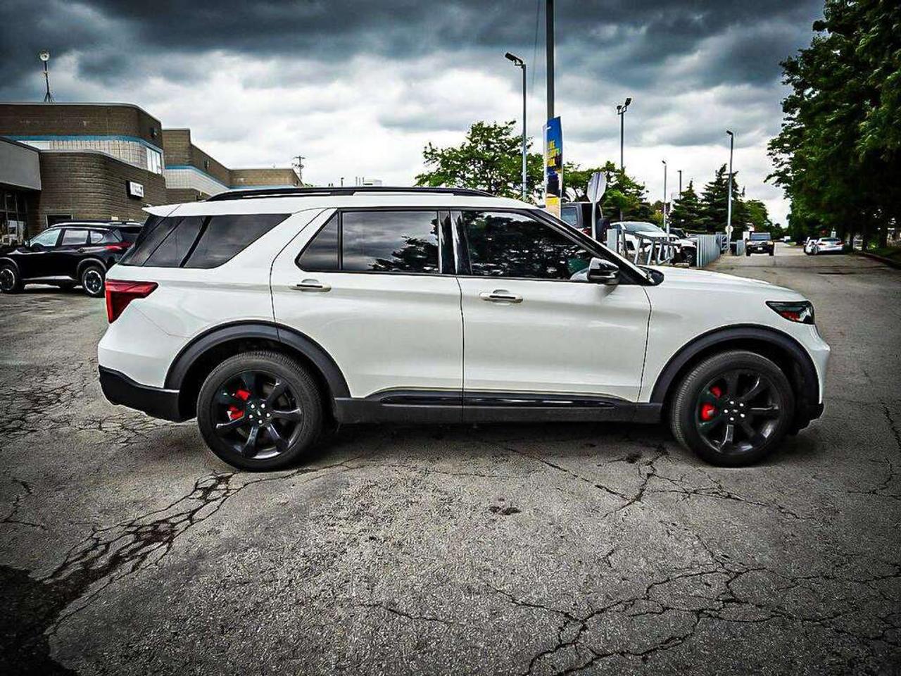 2020 Ford Explorer  Photo