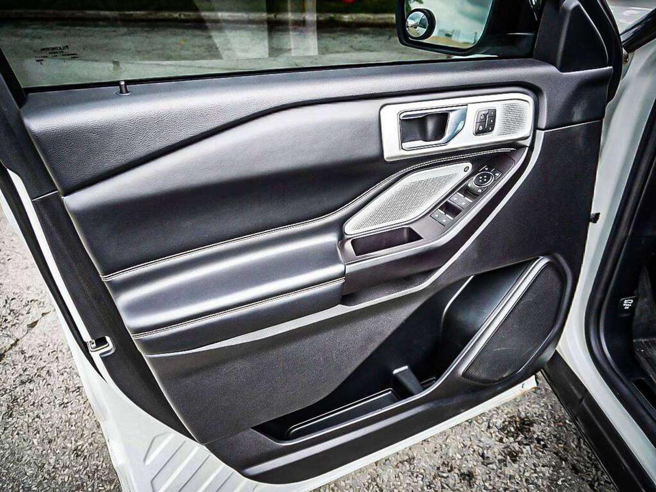 2020 Ford Explorer  Photo
