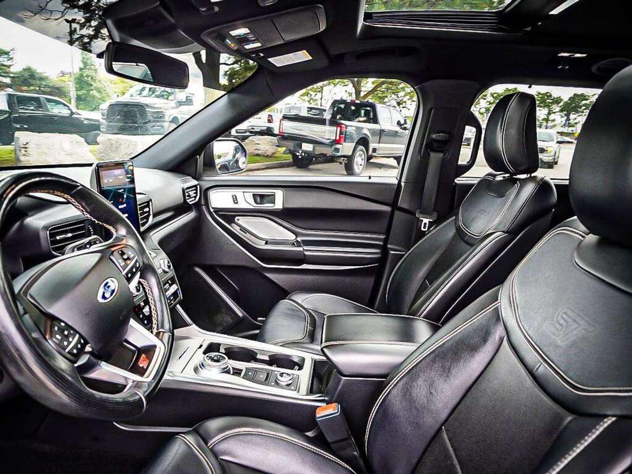 2020 Ford Explorer  Photo