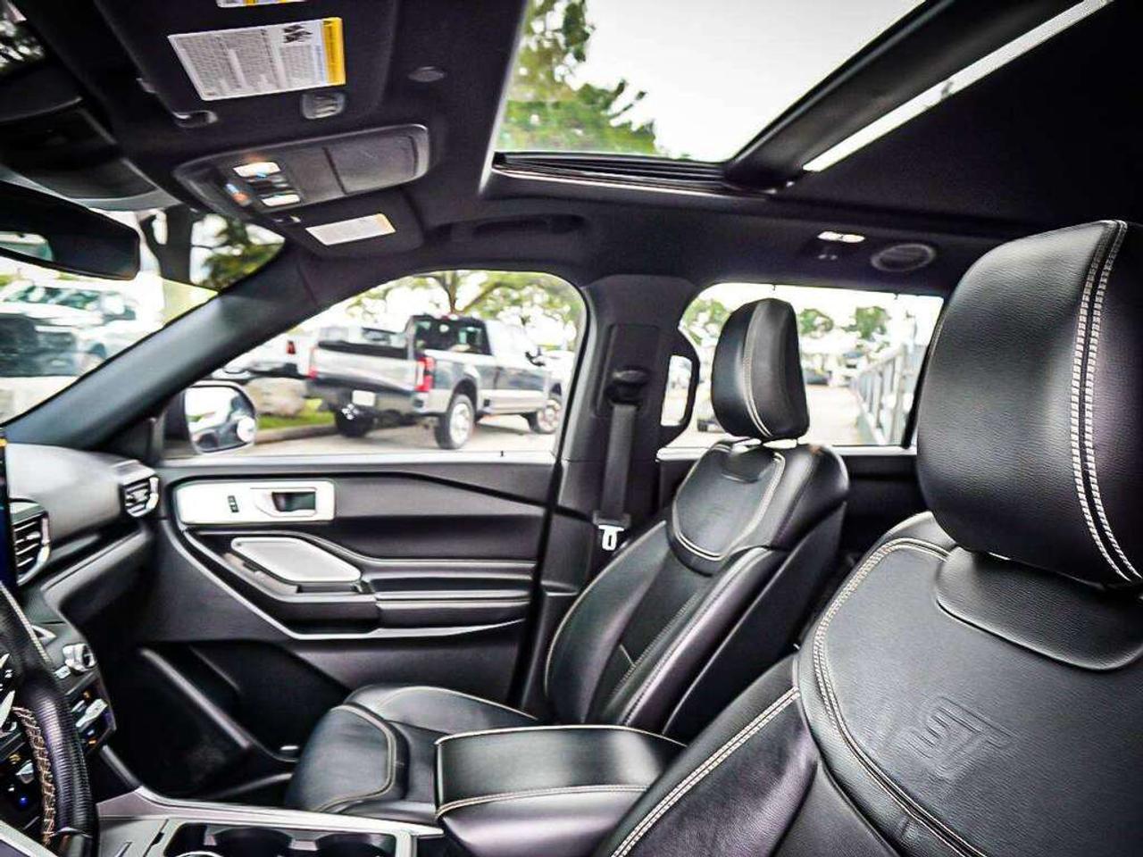 2020 Ford Explorer  Photo