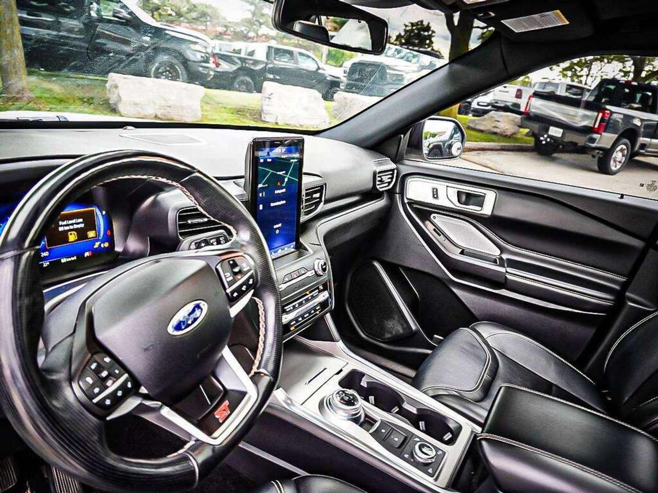 2020 Ford Explorer  Photo