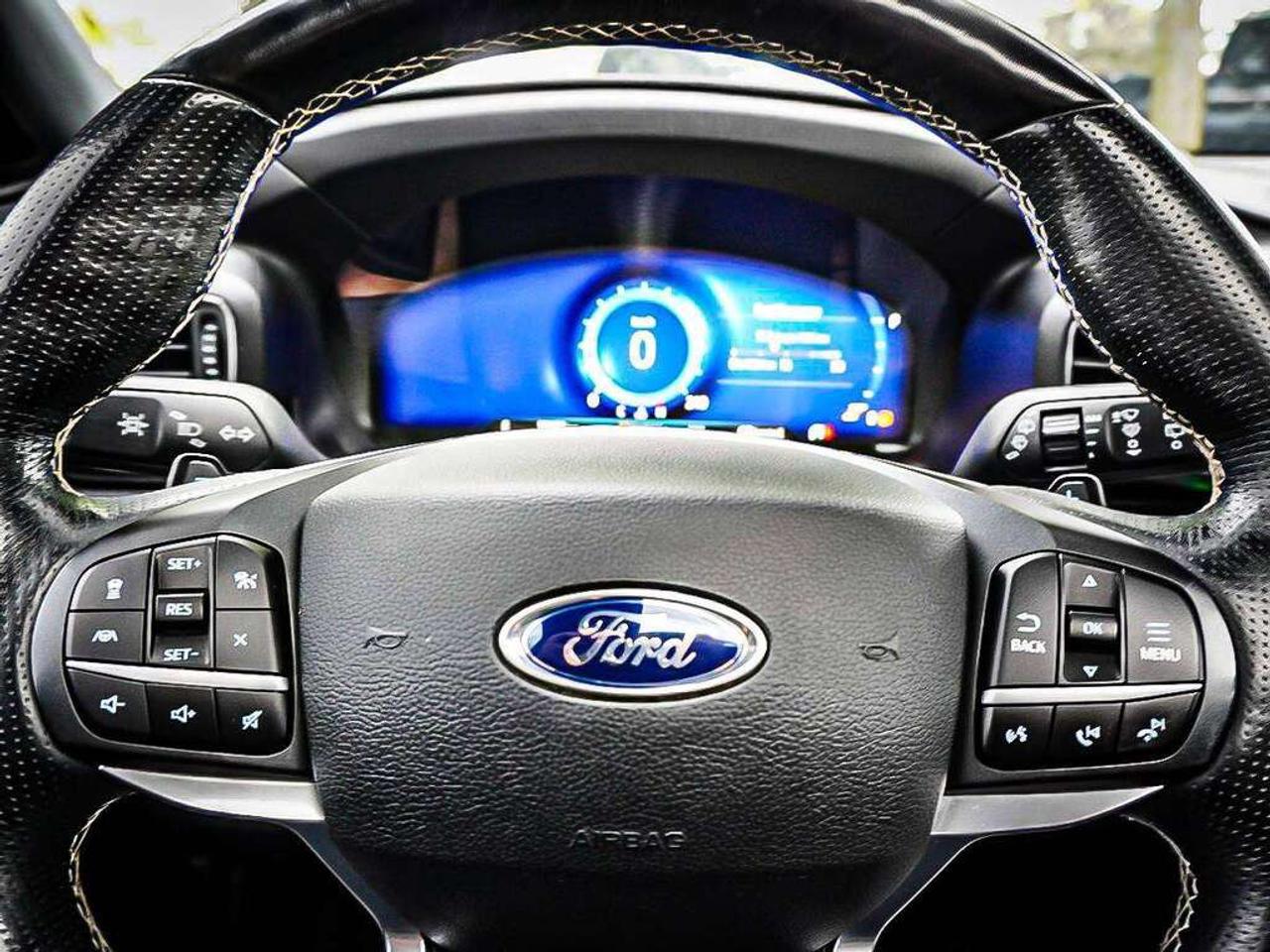 2020 Ford Explorer  Photo