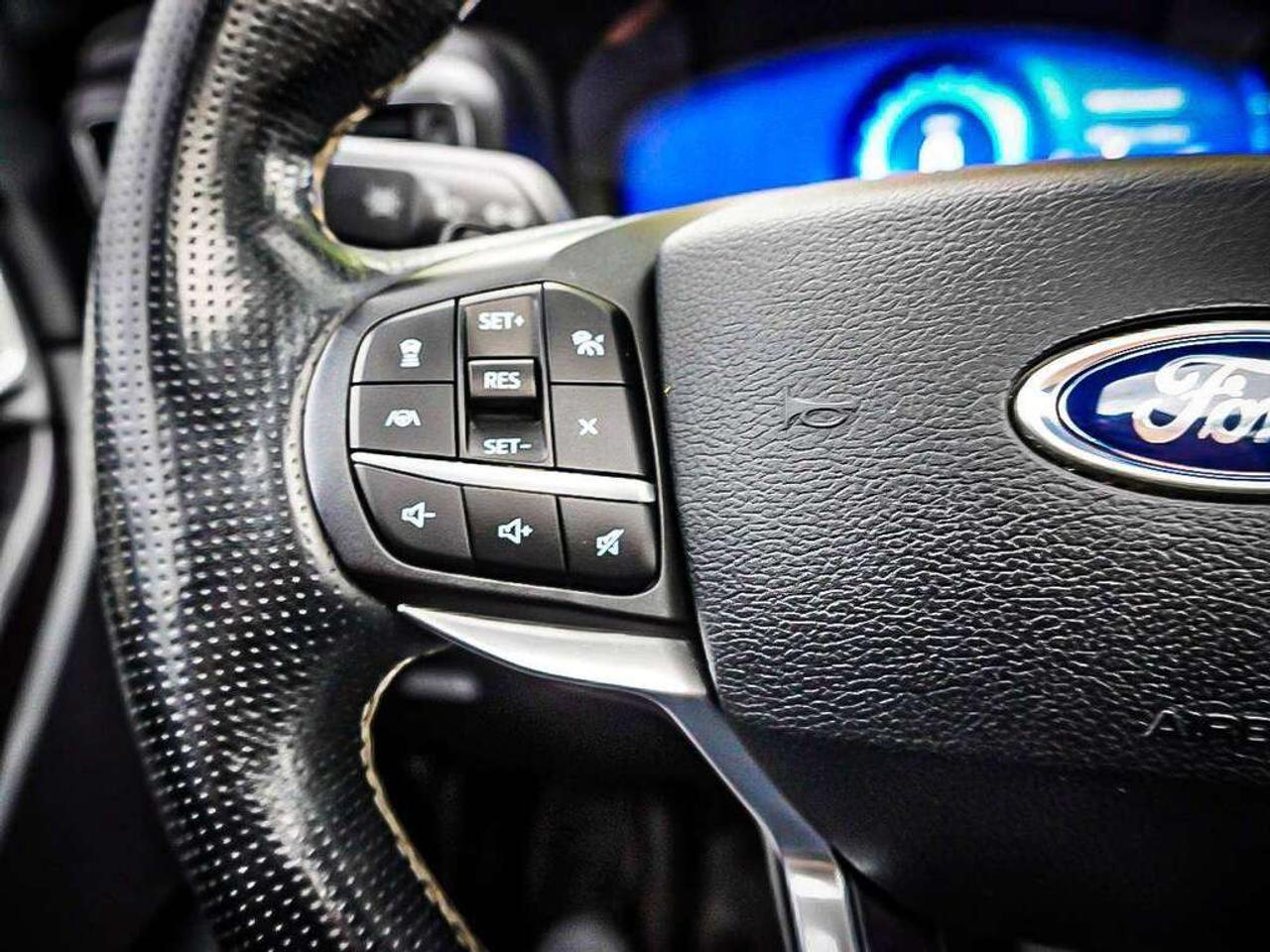 2020 Ford Explorer  Photo