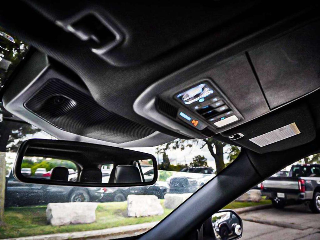 2020 Ford Explorer  Photo